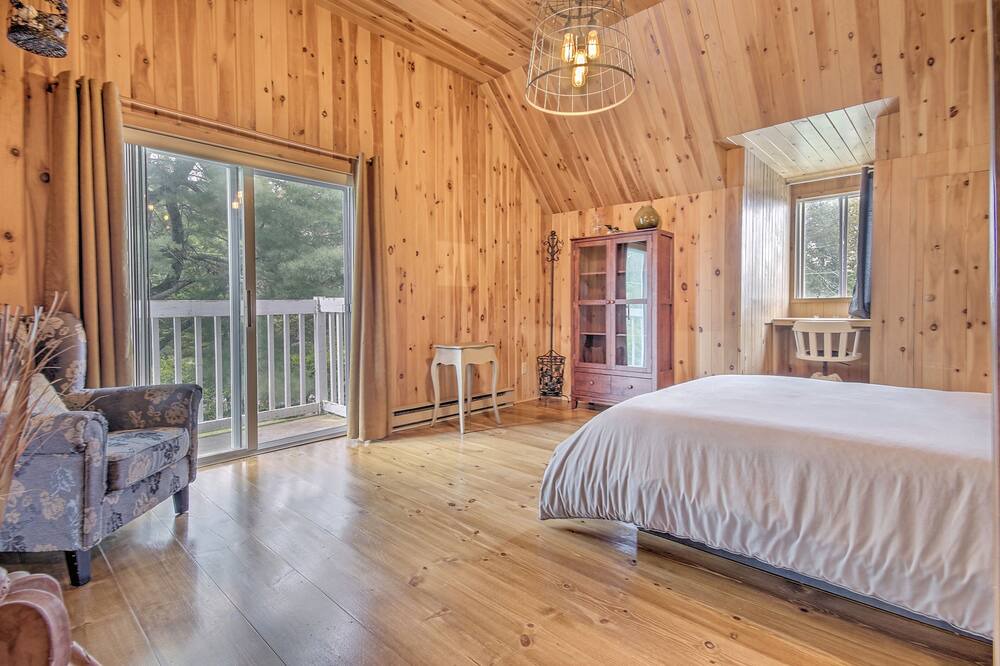 Photo of Bedroom in Saint-Jean-de-Matha