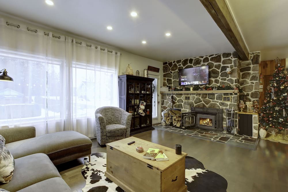 Photo of Livingroom in Saint-Jean-de-Matha