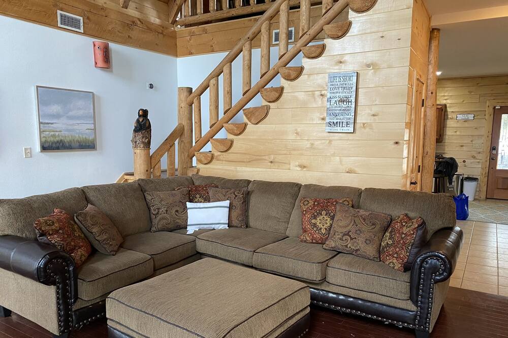 Photo of Livingroom in Broaddus