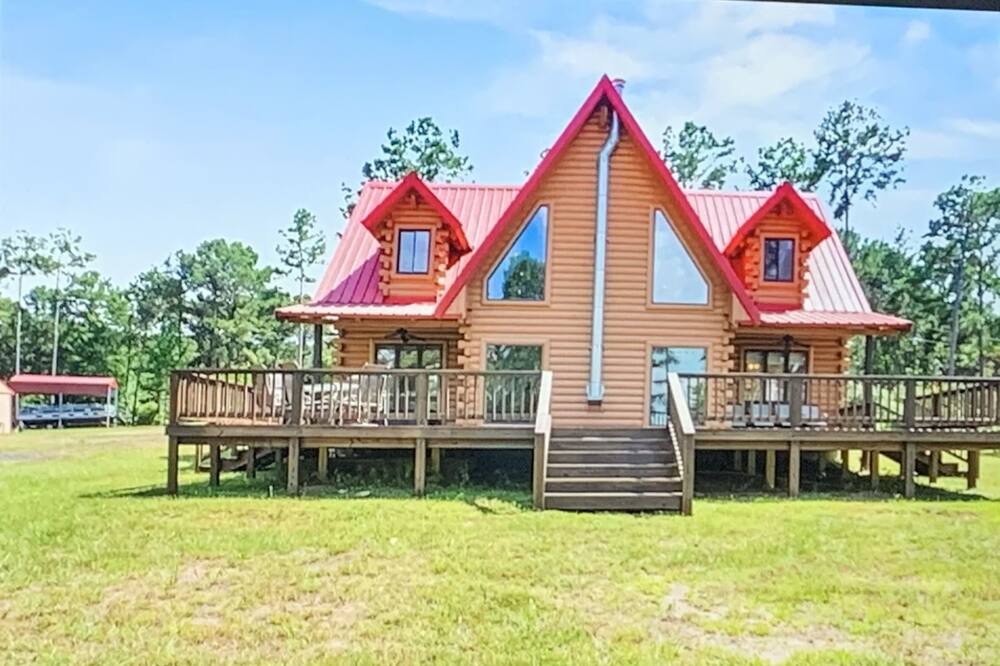 Photo of Outdoor in Broaddus