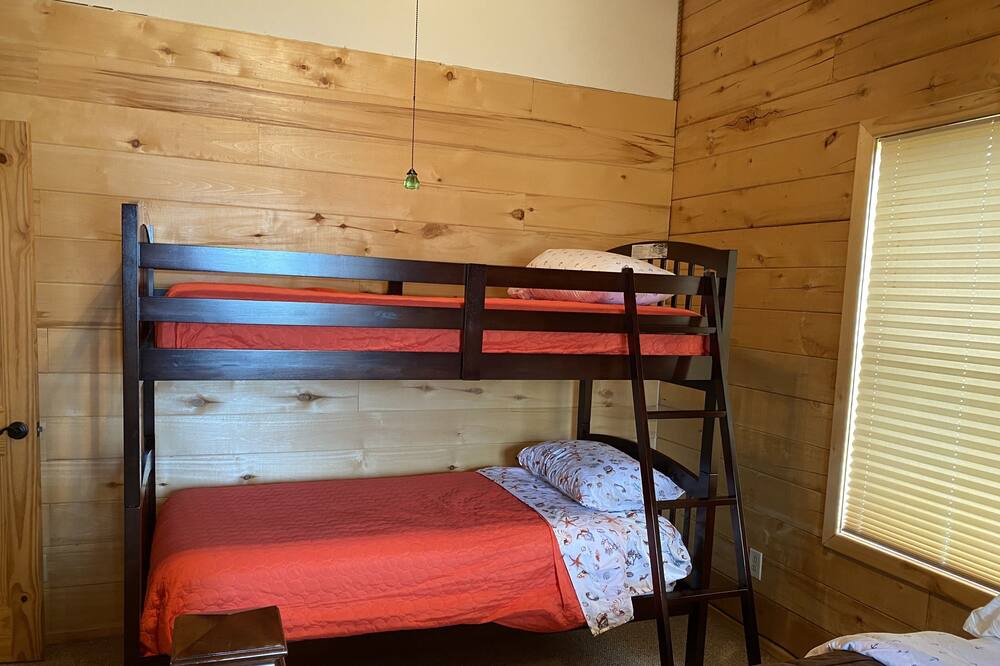 Photo of Bedroom in Broaddus