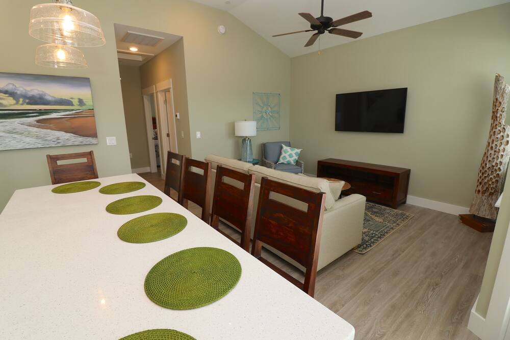 Photo of Livingroom in Corolla Light
