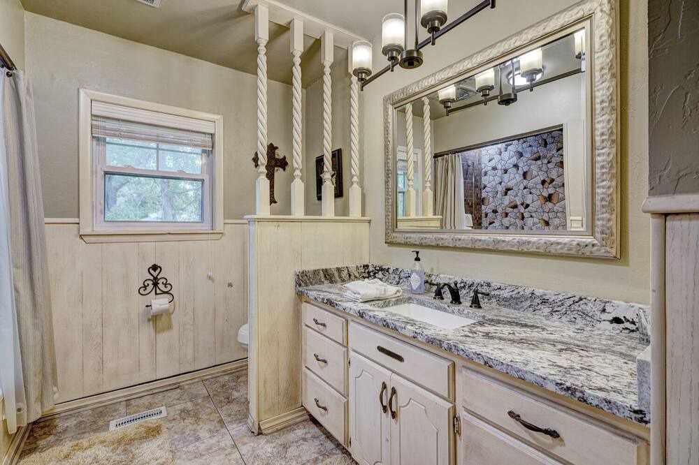 Photo of Bathroom in Paradise Hill