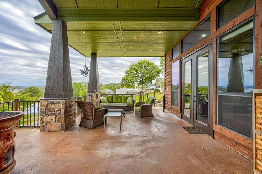 Photo of Patio Balcony in Paradise Hill