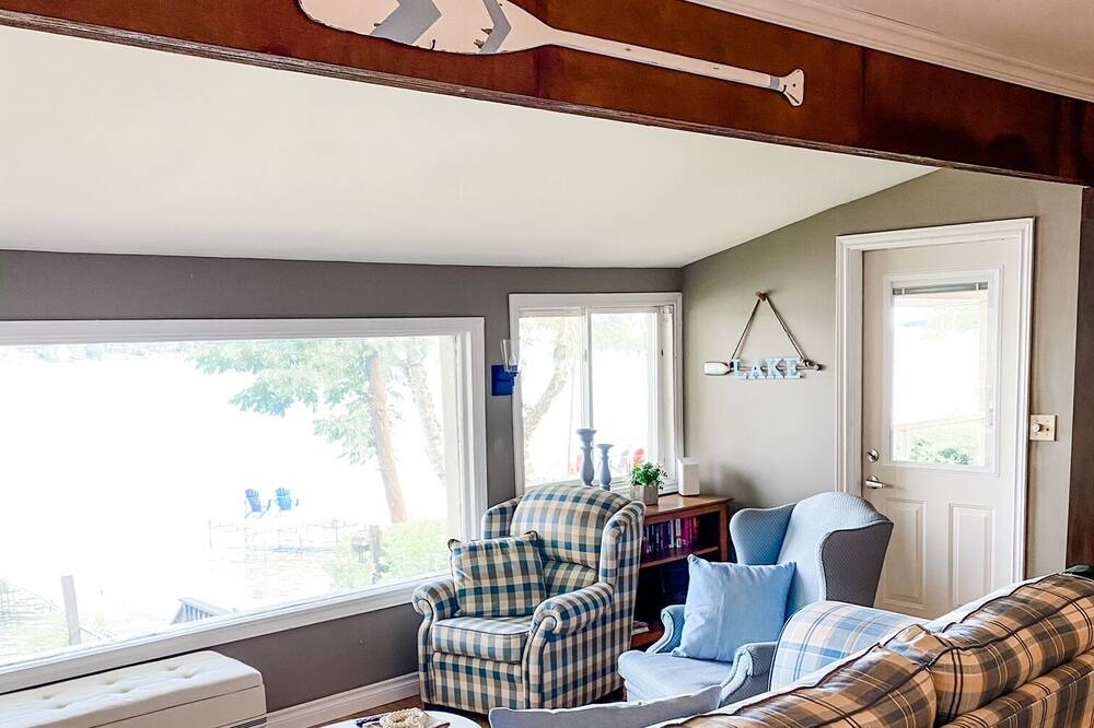 Photo of Livingroom in Orillia