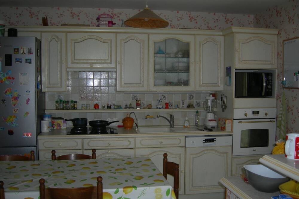 Photo of Kitchen in Pins-Justaret