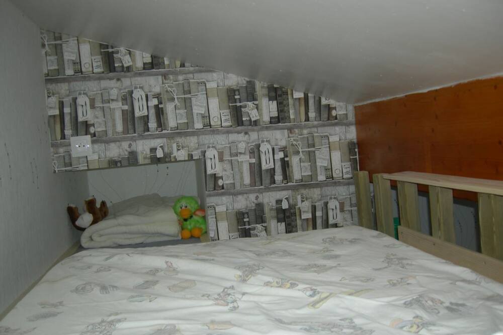 Photo of Bedroom in Pins-Justaret