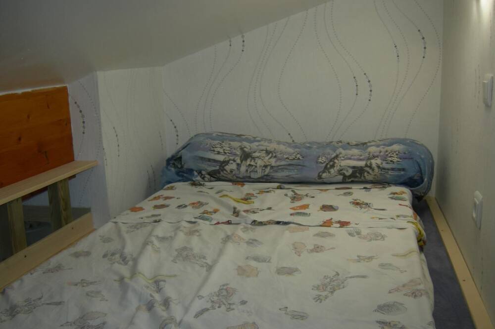 Photo of Bedroom in Pins-Justaret