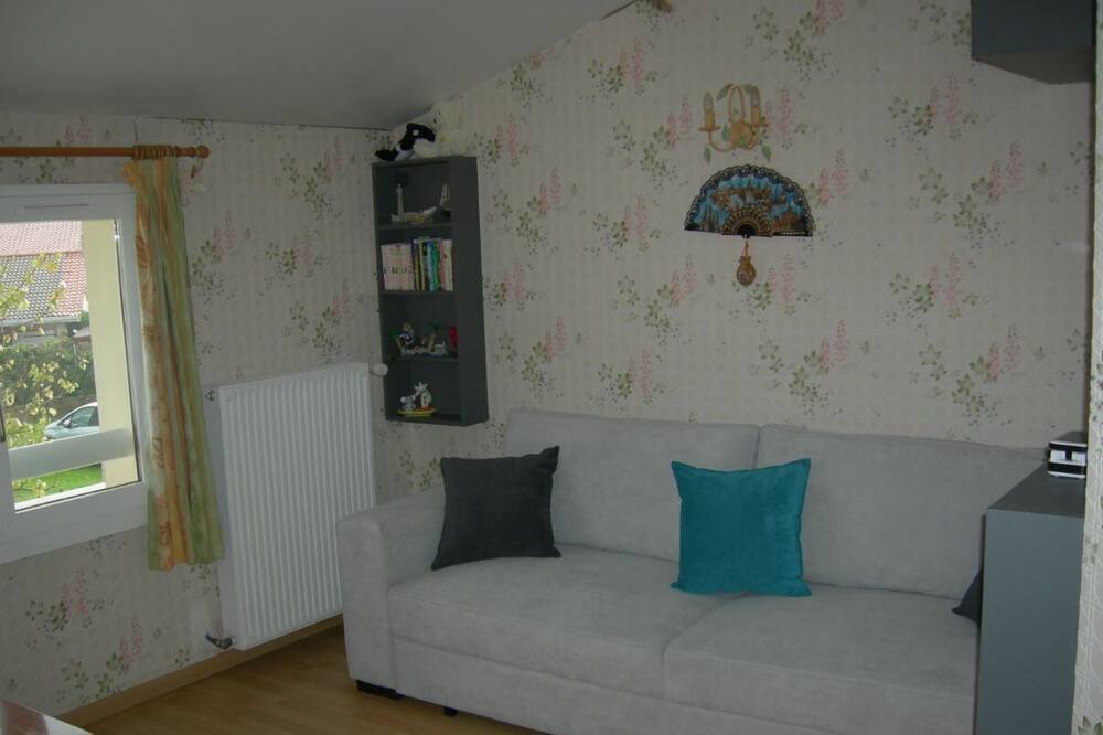 Photo of Livingroom in Pins-Justaret