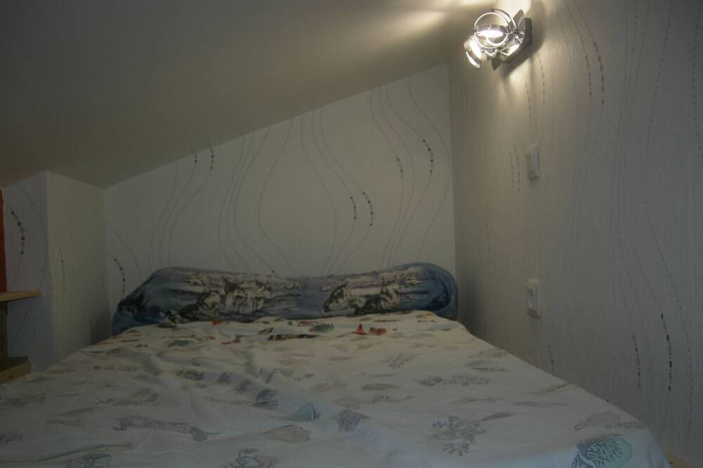 Photo of Bedroom in Pins-Justaret