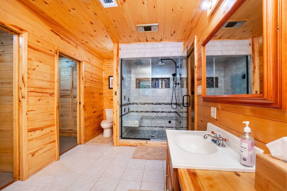 Photo of Bathroom in Yantis