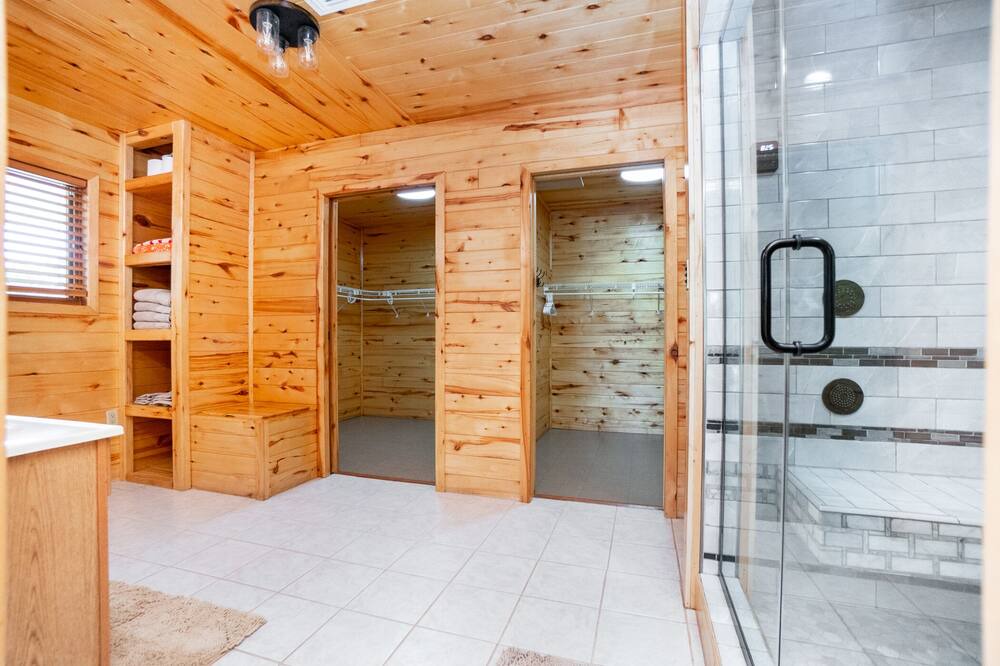 Photo of Bathroom in Yantis