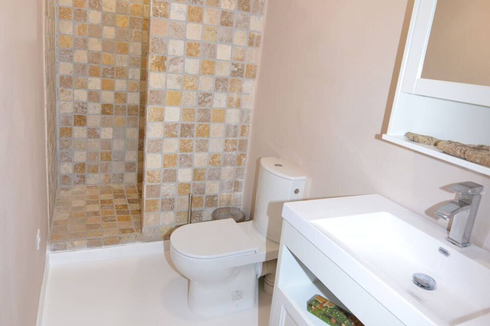 Photo of Bathroom in Bize-Minervois
