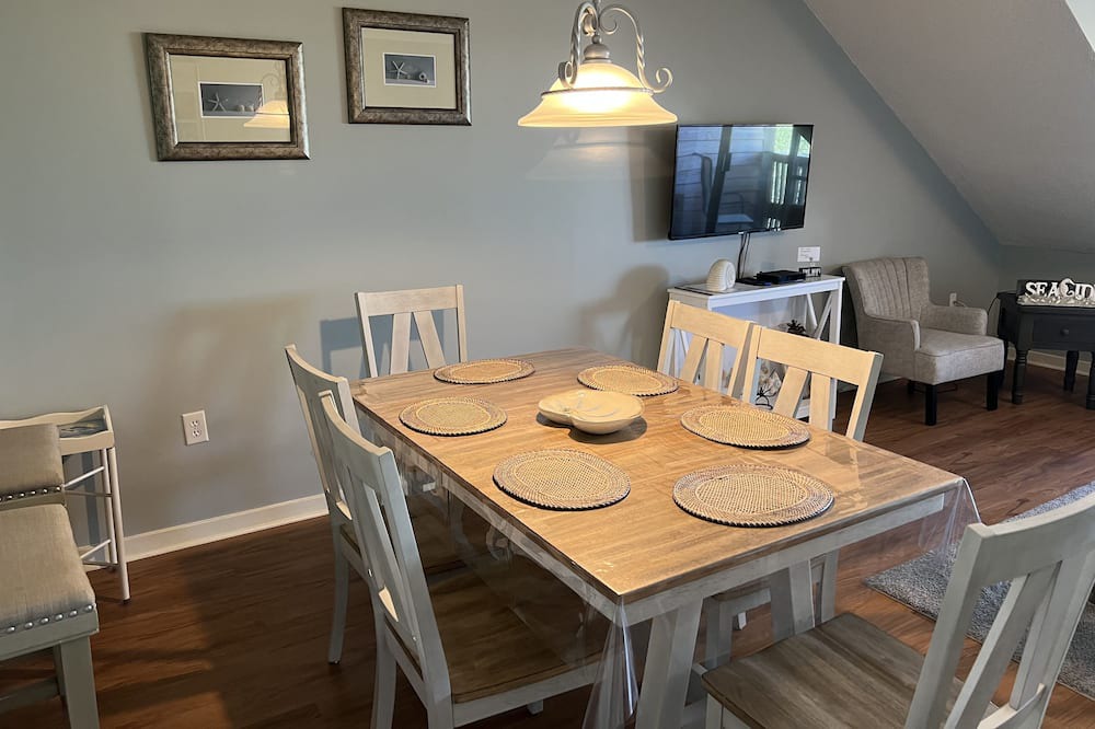 Photo of Kitchen in Arcadian Shores