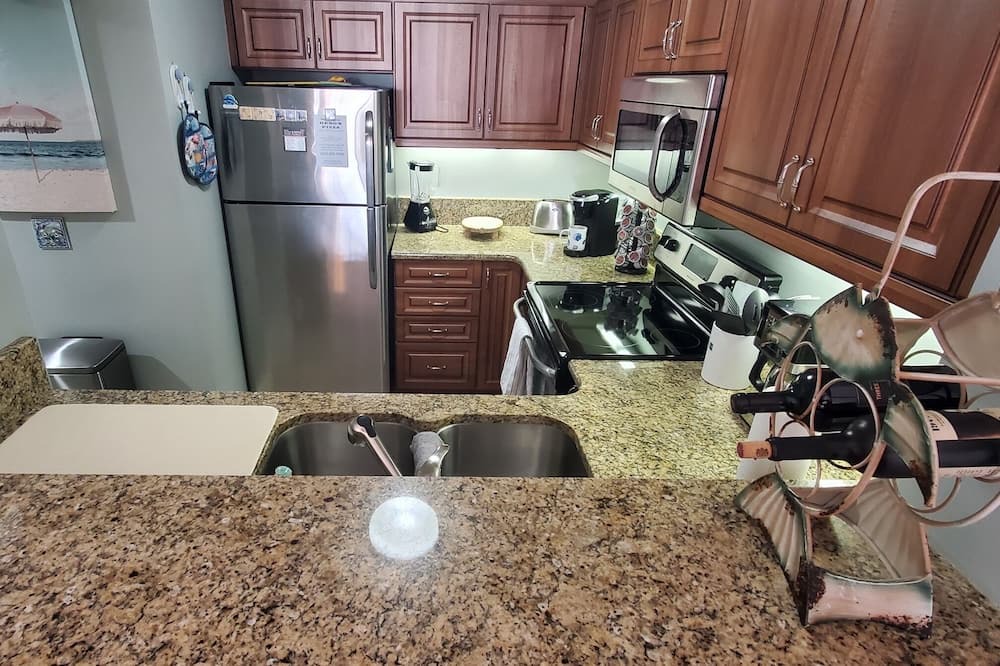 Photo of Kitchen in Arcadian Shores