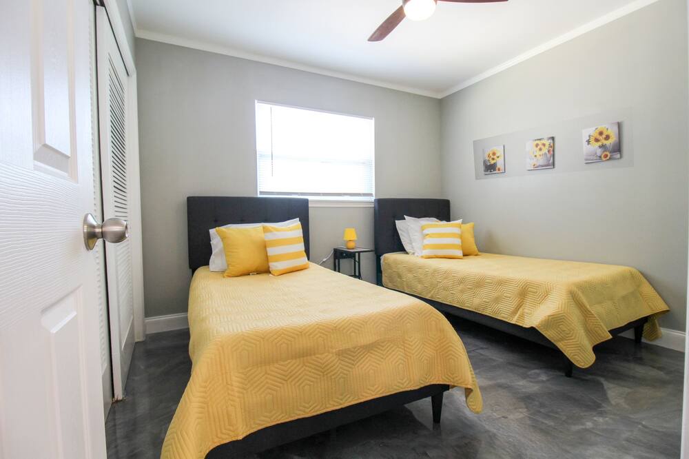 Photo of Others in Park East