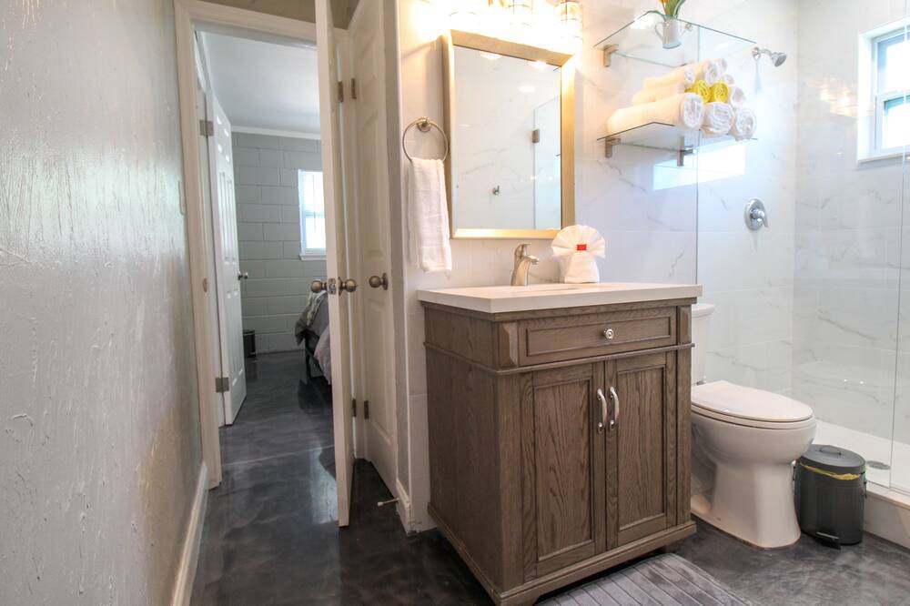 Photo of Bathroom in Park East