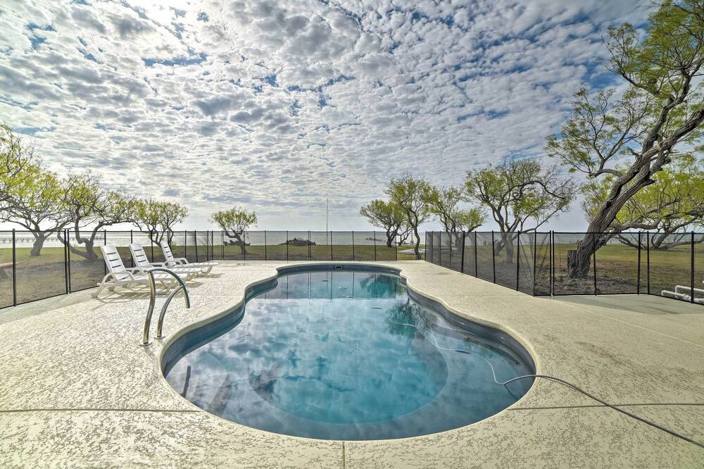 Photo of Outdoor in Bayside