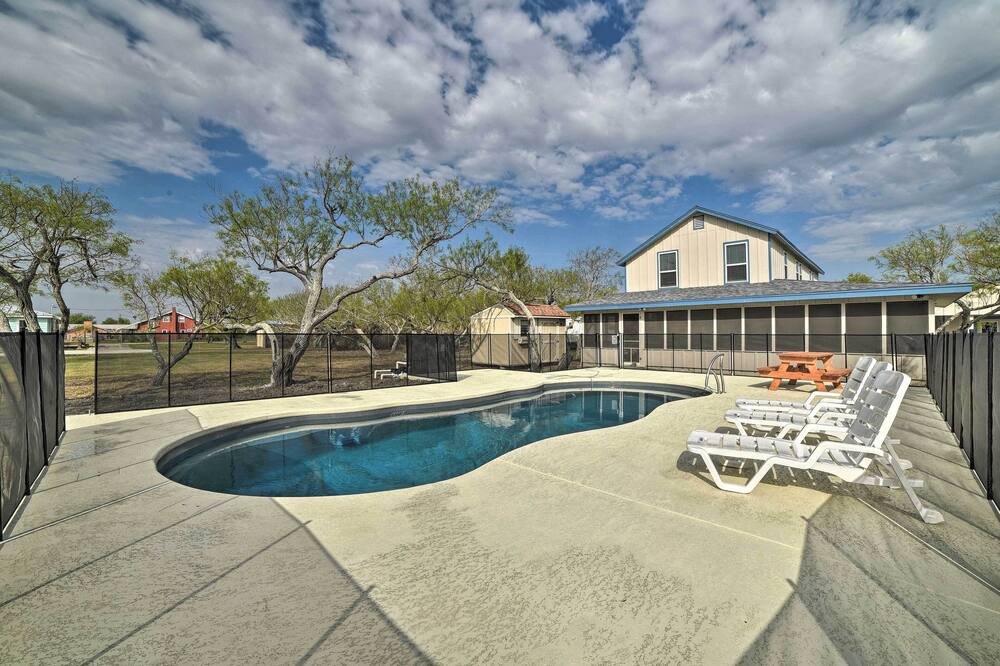 Photo of Outdoor in Bayside