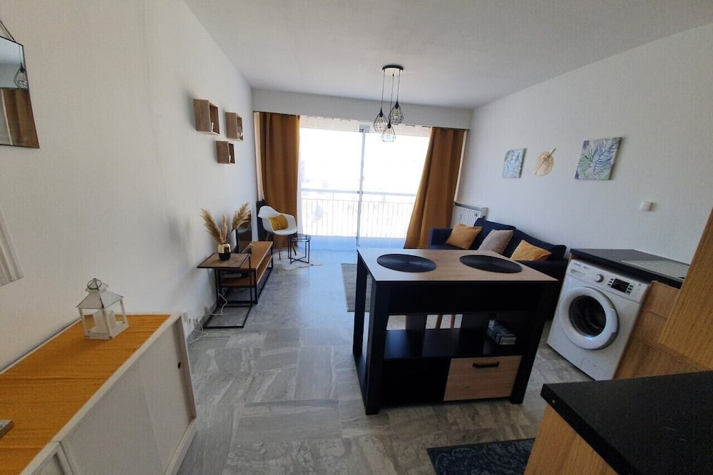 Photo of Others in Baille