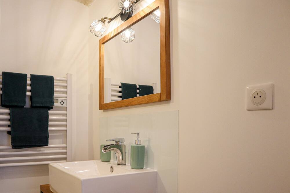 Photo of Bathroom in Senlis