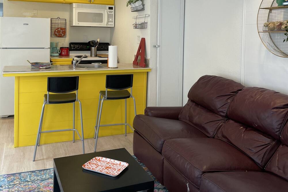 Photo of Livingroom in Northwest Los Angeles Heights