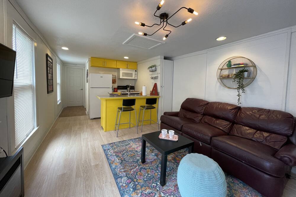 Photo of Livingroom in Northwest Los Angeles Heights