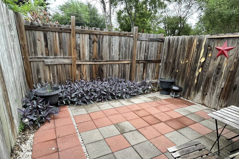 Photo of Patio Balcony in Northwest Los Angeles Heights