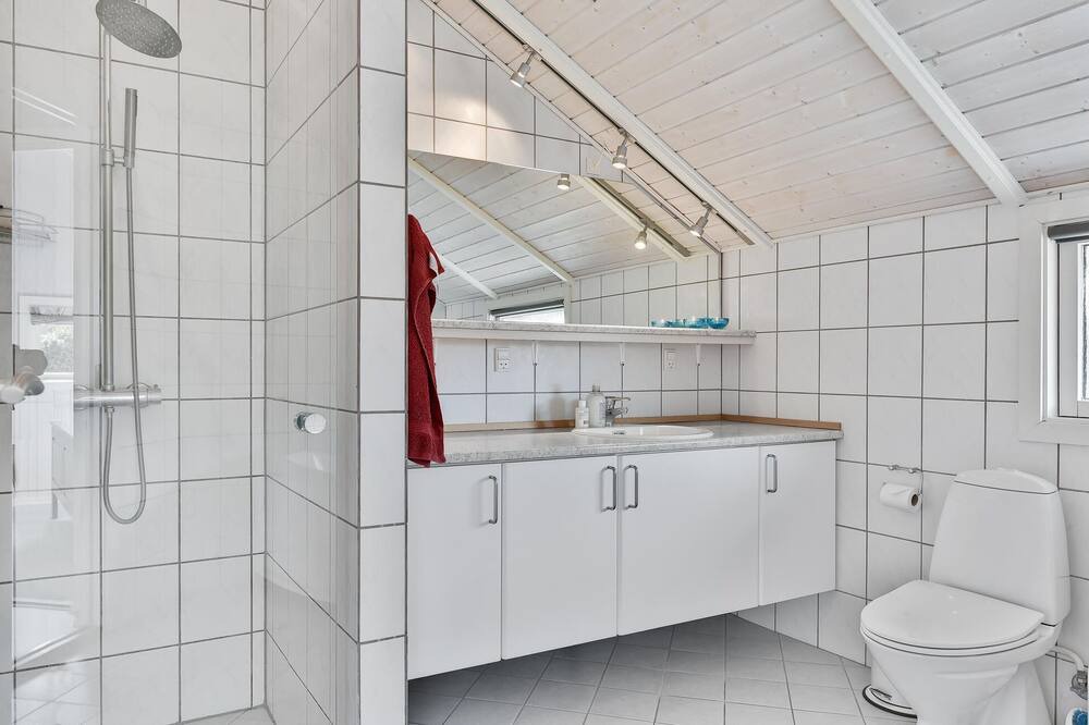 Photo of Bathroom in Vemmenæs