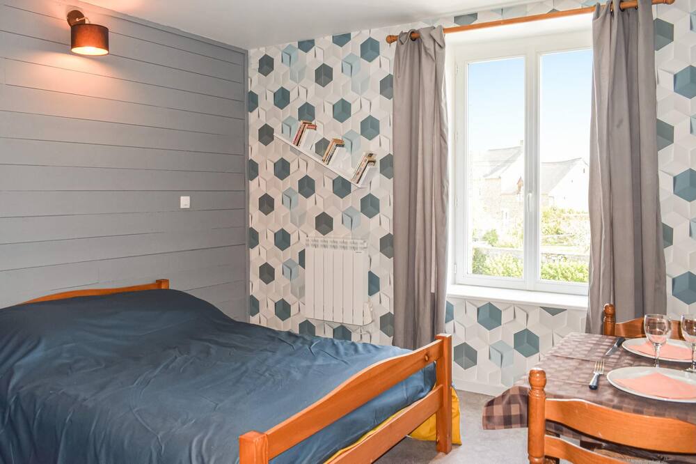 Photo of Bedroom in Plouer-sur-Rance