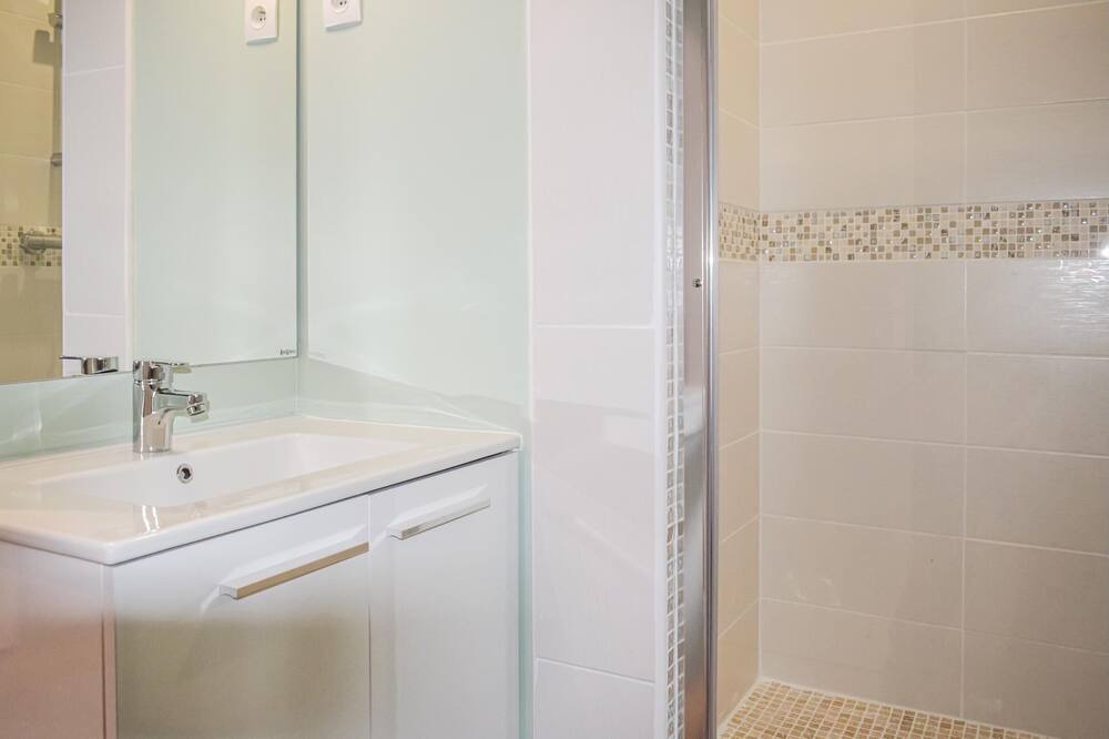 Photo of Bathroom in Plouer-sur-Rance