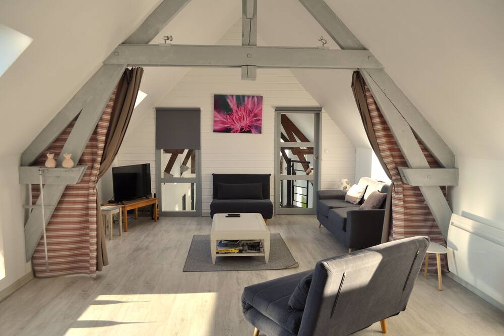 Photo of Livingroom in Gouy-sous-Bellonne