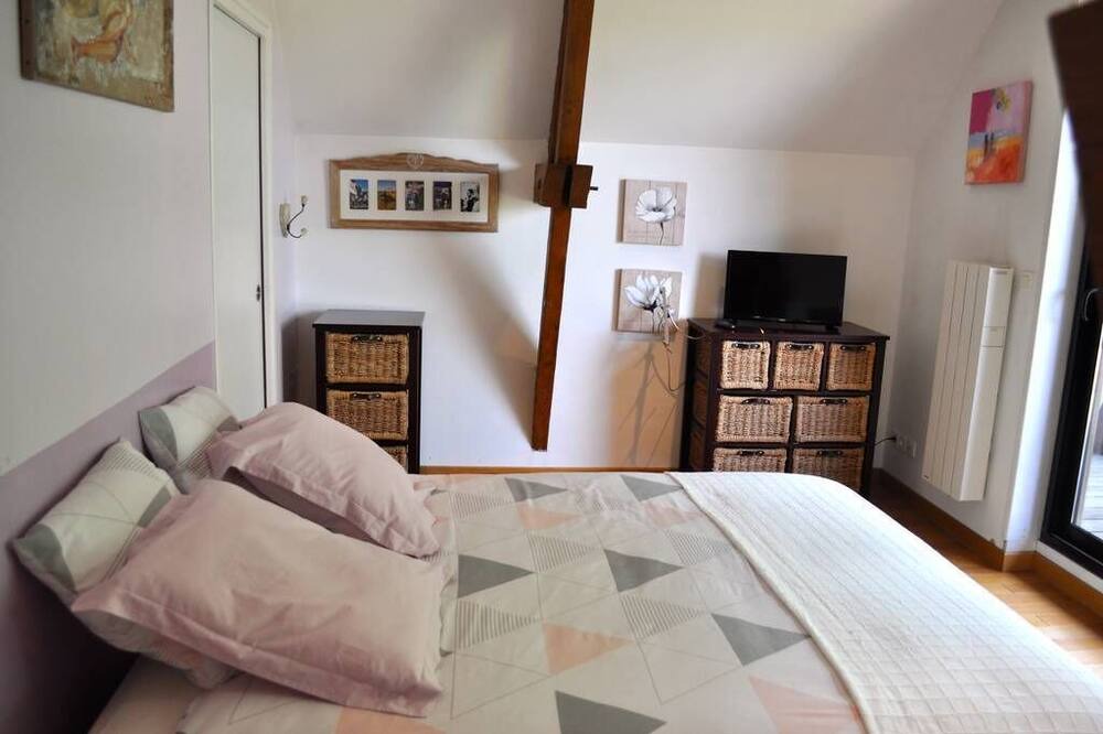 Photo of Bedroom in Gouy-sous-Bellonne