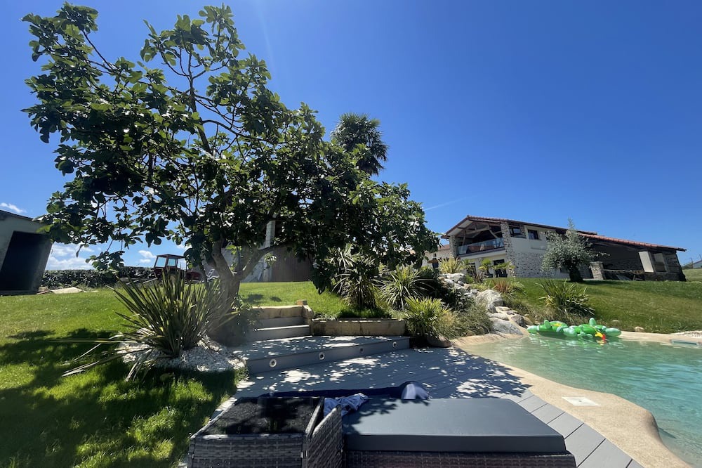 Photo of Outdoor in Villeneuve-Lecussan