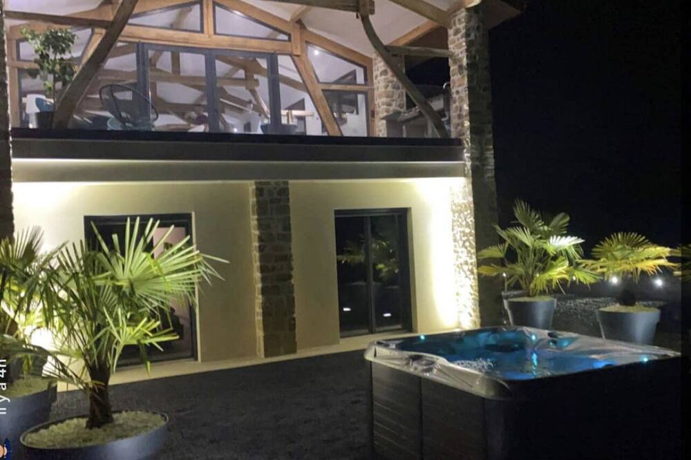 Photo of Outdoor in Villeneuve-Lecussan
