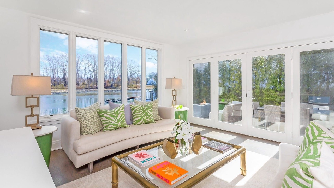 Photo of Livingroom in Rowayton