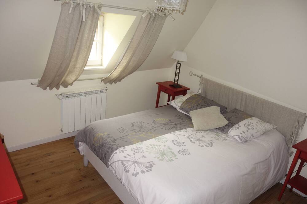 Photo of Bedroom in Golinhac
