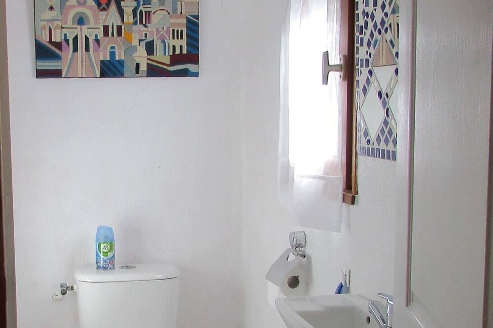 Photo of Bathroom in Golinhac