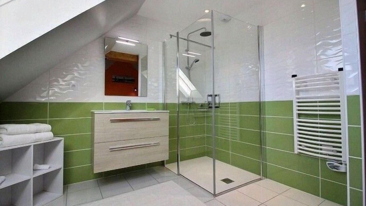 Photo of Others in Le Ru