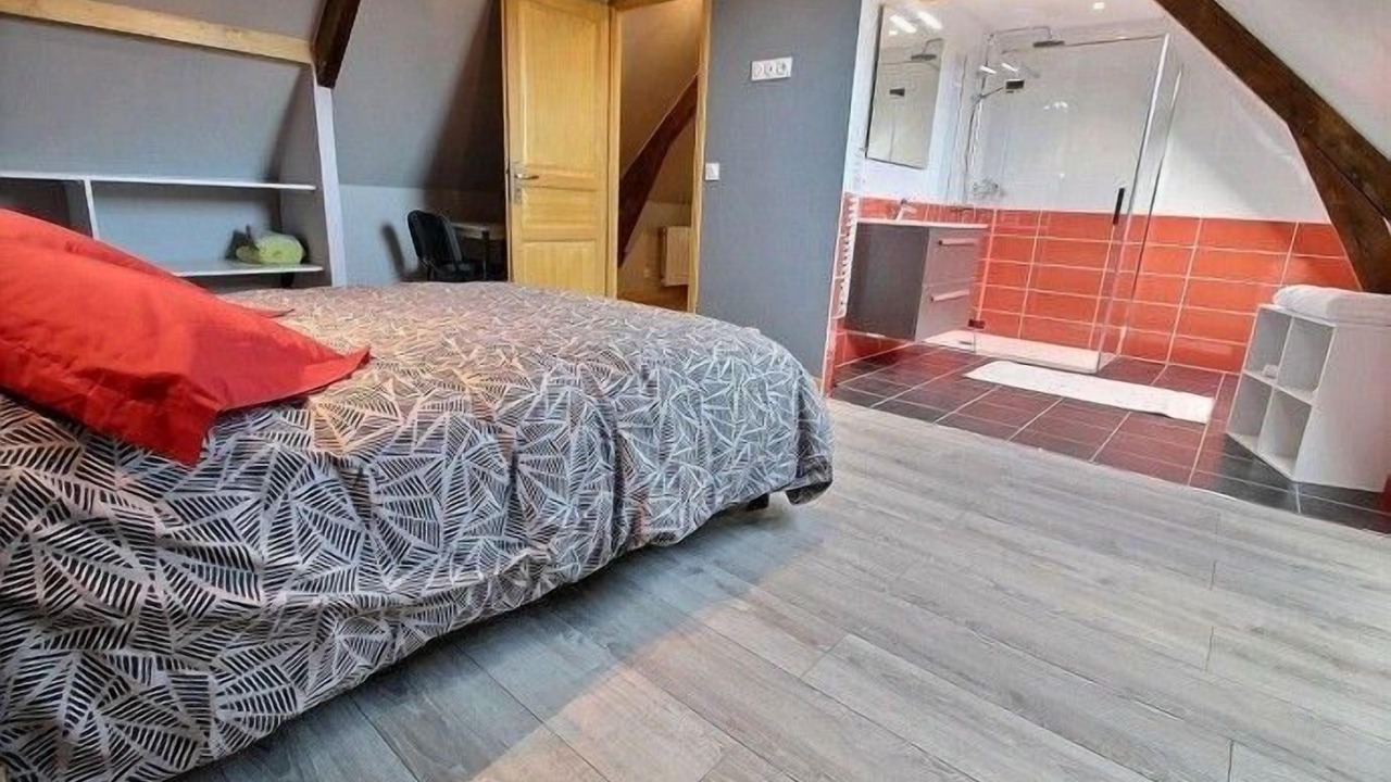 Photo of Others in Le Ru