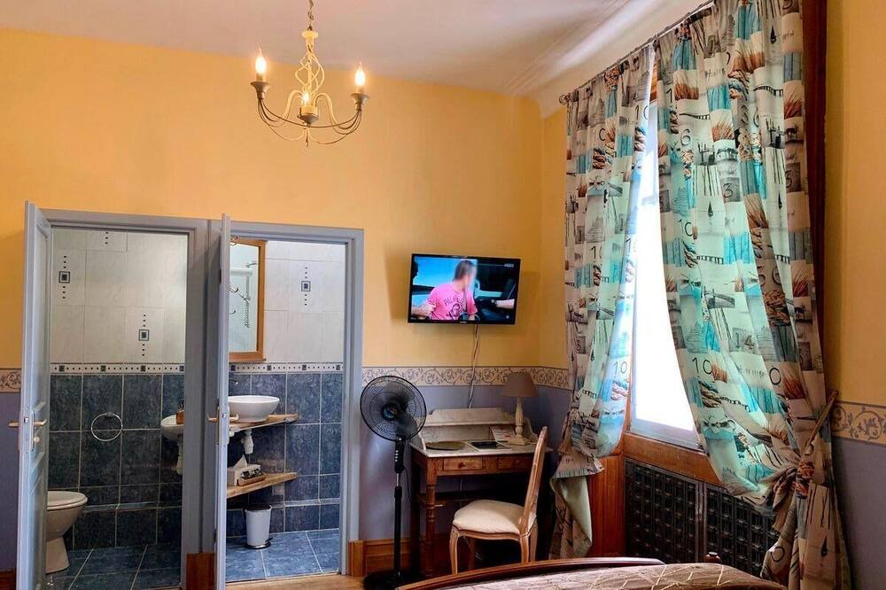 Photo of Bedroom in Lucon