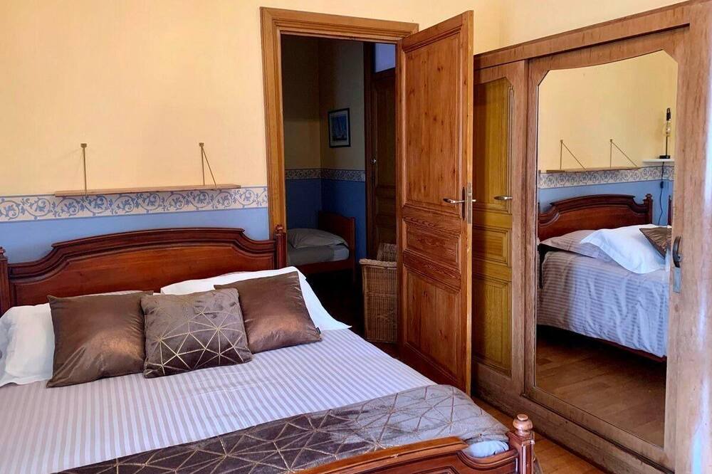 Photo of Bedroom in Lucon