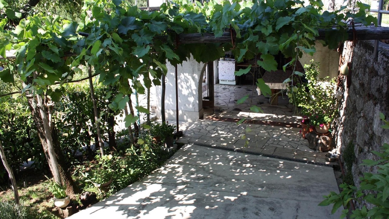 Photo of Outdoor in Pobri