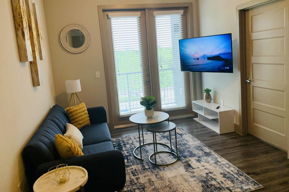 Photo of Livingroom in Chestnut