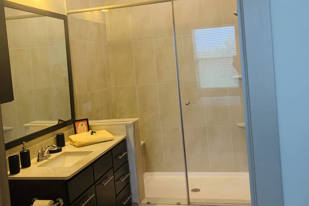 Photo of Bathroom in Chestnut