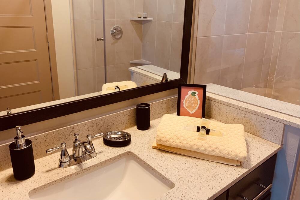 Photo of Bathroom in Chestnut