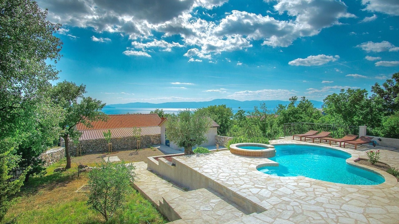 Photo of Outdoor in Smrika