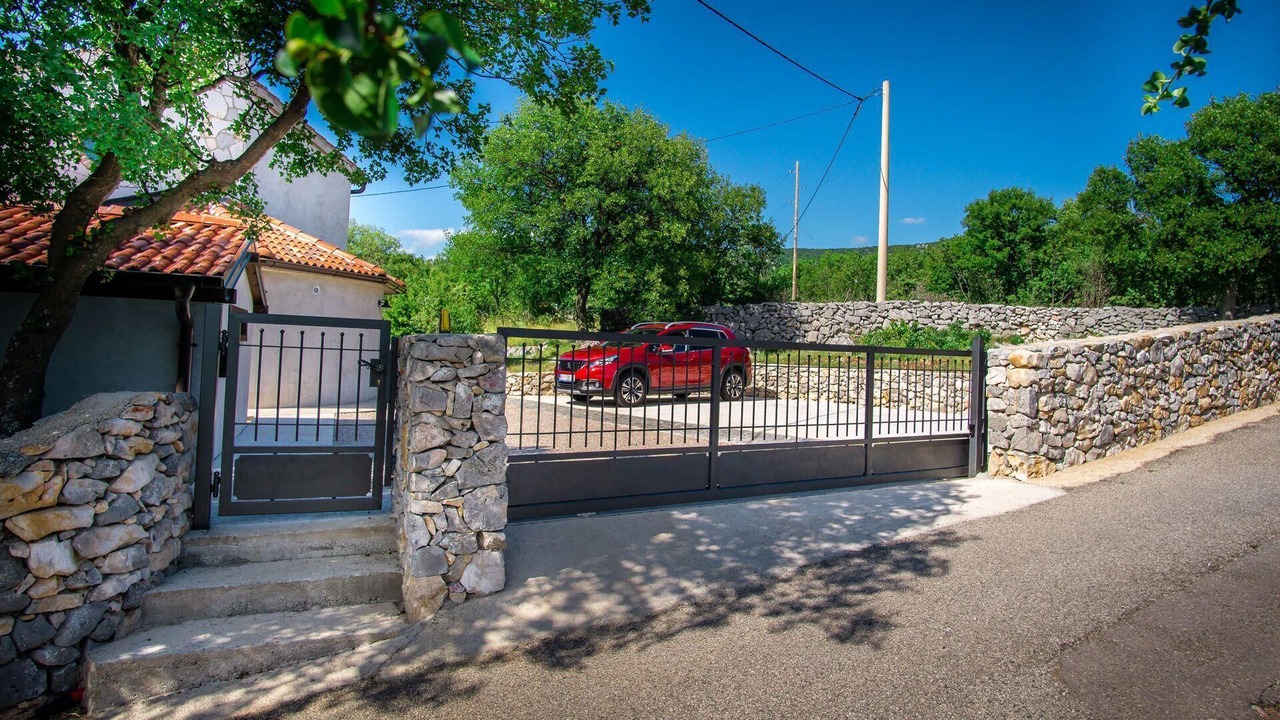 Photo of Outdoor in Smrika