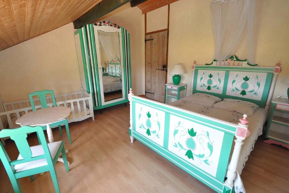 Photo of Bedroom in Castelnau-Montratier-Sainte-Alauzie