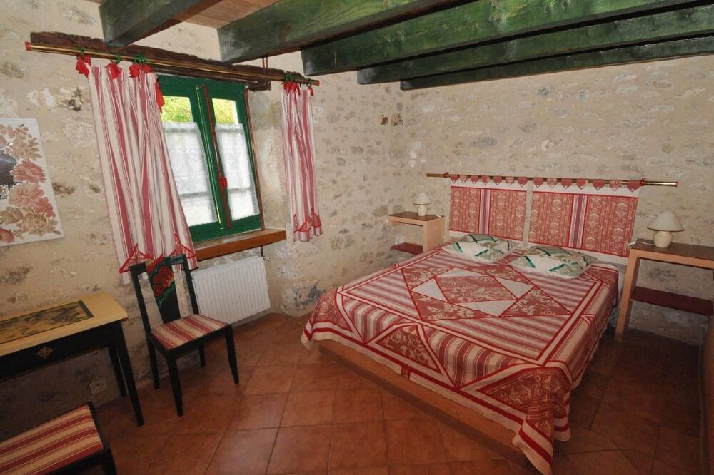 Photo of Bedroom in Castelnau-Montratier-Sainte-Alauzie